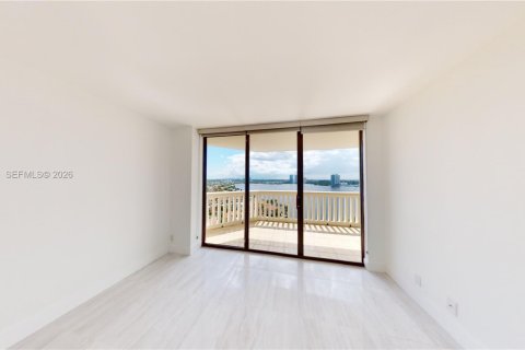 Condo in Aventura, Florida, 2 bedrooms № 2046414 - photo 18