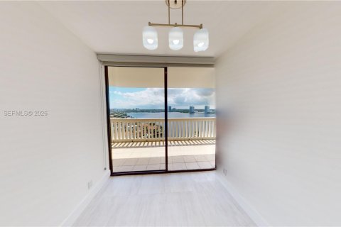 Condo in Aventura, Florida, 2 bedrooms № 2046414 - photo 25