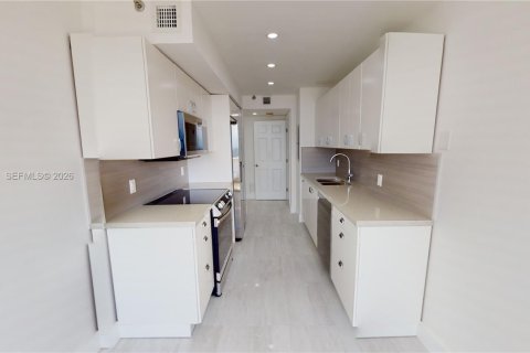 Condo in Aventura, Florida, 2 bedrooms № 2046414 - photo 13
