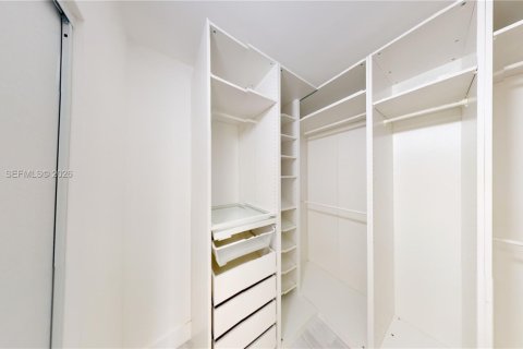 Condo in Aventura, Florida, 2 bedrooms № 2046414 - photo 21