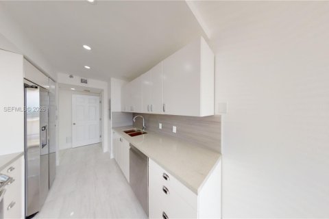 Condo in Aventura, Florida, 2 bedrooms № 2046414 - photo 14