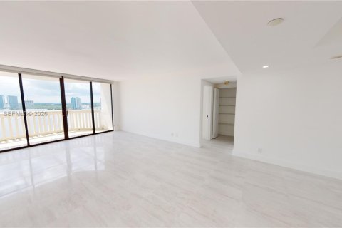 Condo in Aventura, Florida, 2 bedrooms № 2046414 - photo 11