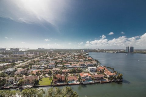 Condo in Aventura, Florida, 2 bedrooms № 2046414 - photo 5