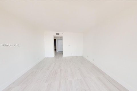 Condo in Aventura, Florida, 2 bedrooms № 2046414 - photo 19