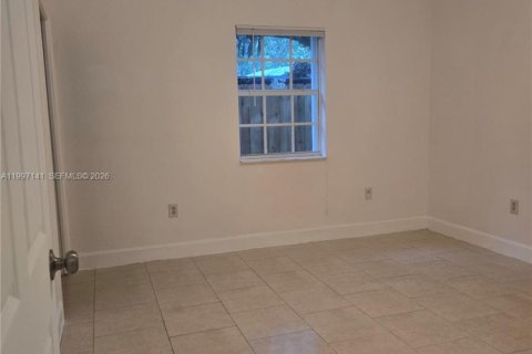 Купить коммерческую недвижимость в Майами, Флорида 191.56м2, № 2059479 - фото 12