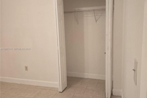 Купить коммерческую недвижимость в Майами, Флорида 191.56м2, № 2059479 - фото 14