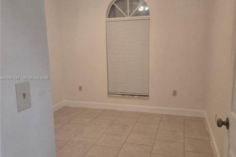 Купить коммерческую недвижимость в Майами, Флорида 191.56м2, № 2059479 - фото 13