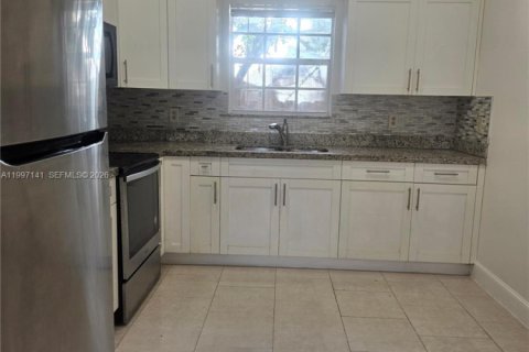 Купить коммерческую недвижимость в Майами, Флорида 191.56м2, № 2059479 - фото 6