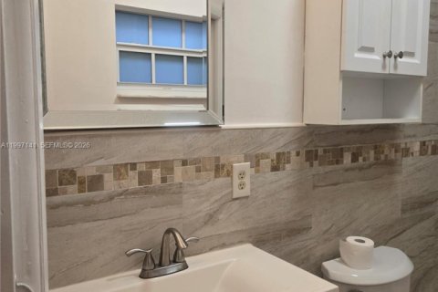 Купить коммерческую недвижимость в Майами, Флорида 191.56м2, № 2059479 - фото 11