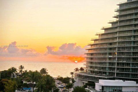 Condominio en alquiler en Fort Lauderdale, Florida, 2 dormitorios, 122.26 m2 № 1874199 - foto 1