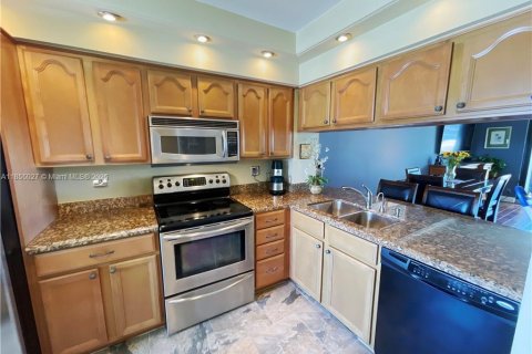 Condominio en alquiler en Fort Lauderdale, Florida, 2 dormitorios, 122.26 m2 № 1874199 - foto 8