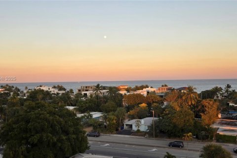 Condominio en alquiler en Fort Lauderdale, Florida, 2 dormitorios, 122.26 m2 № 1874199 - foto 19