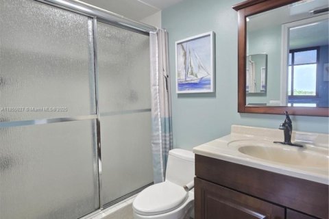 Condominio en alquiler en Fort Lauderdale, Florida, 2 dormitorios, 122.26 m2 № 1874199 - foto 16