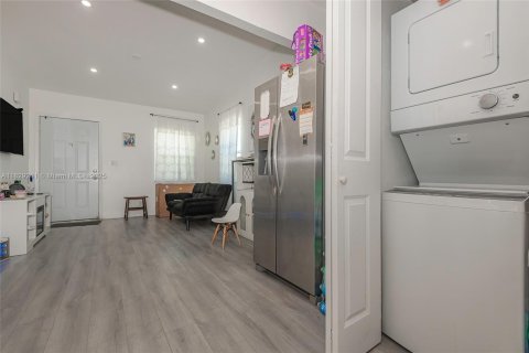 Купить виллу или дом в Майами-Гарденс, Флорида 3 спальни, 80.27м2, № 1972522 - фото 15