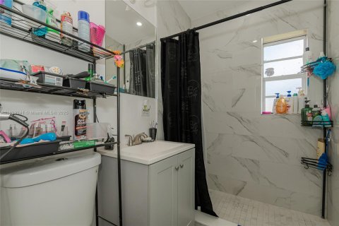 Купить виллу или дом в Майами-Гарденс, Флорида 3 спальни, 80.27м2, № 1972522 - фото 18