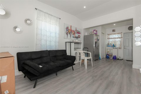 Купить виллу или дом в Майами-Гарденс, Флорида 3 спальни, 80.27м2, № 1972522 - фото 6