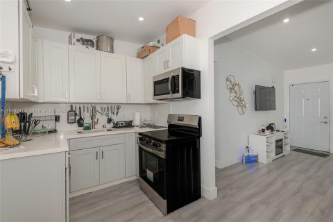 Купить виллу или дом в Майами-Гарденс, Флорида 3 спальни, 80.27м2, № 1972522 - фото 12