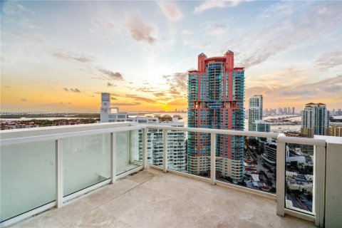 Condominio en venta en Miami Beach, Florida, 3 dormitorios, 214.23 m2 № 1748287 - foto 20