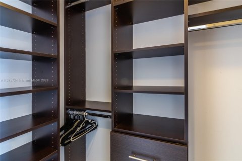 Condominio en venta en Miami, Florida, 2 dormitorios, 141.03 m2 № 2077235 - foto 27