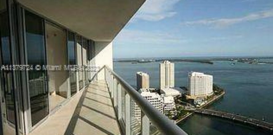 Condominio en Miami, Florida, 2 dormitorios  № 2077235