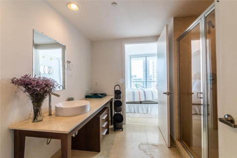 Condominio en venta en Miami, Florida, 2 dormitorios, 141.03 m2 № 2077235 - foto 12