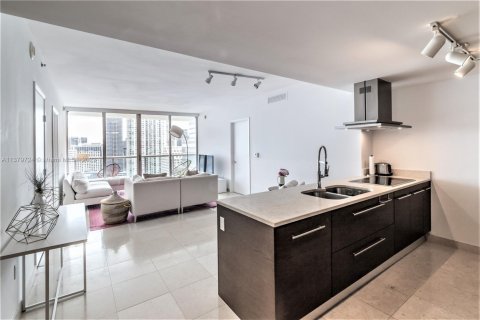 Condominio en venta en Miami, Florida, 2 dormitorios, 141.03 m2 № 2077235 - foto 6