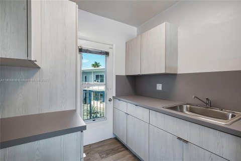 Apartamento en alquiler en Miami Beach, Florida, 1 dormitorio, 72 m2 № 1965419 - foto 7