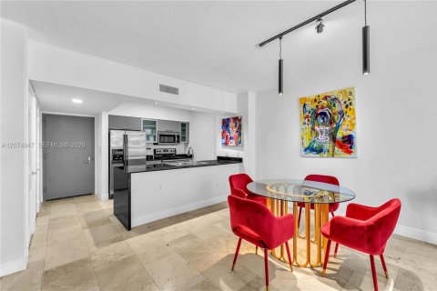 Condo in Miami, Florida, 1 bedroom  № 2313862 - photo 4