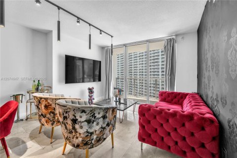 Condo in Miami, Florida, 1 bedroom  № 2313862 - photo 2