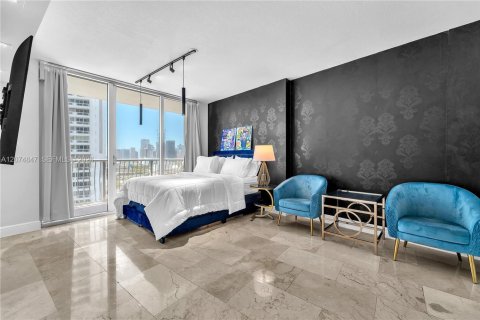 Condo in Miami, Florida, 1 bedroom  № 2313862 - photo 11