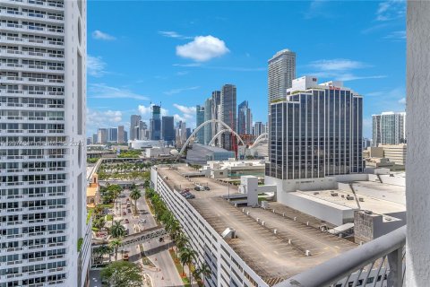 Condo in Miami, Florida, 1 bedroom  № 2313862 - photo 3