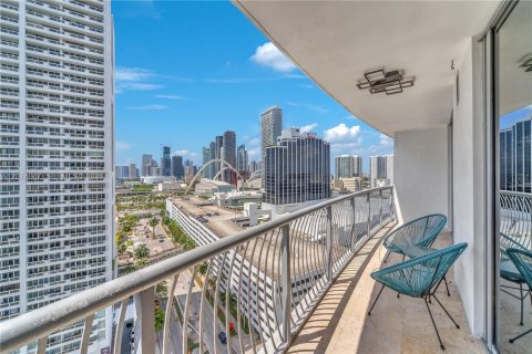 Condo in Miami, Florida, 1 bedroom  № 2313862 - photo 12