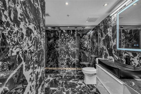 Condo in Miami, Florida, 1 bedroom  № 2313862 - photo 15