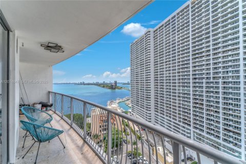 Condo in Miami, Florida, 1 bedroom  № 2313862 - photo 13