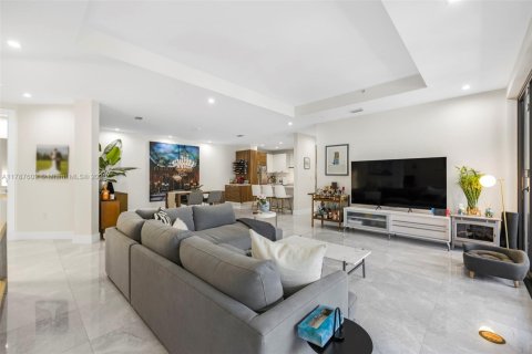 Condo in Coral Gables, Florida, 2 bedrooms  № 1704845 - photo 23