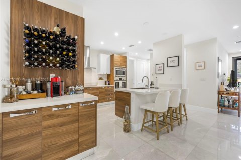 Condo in Coral Gables, Florida, 2 bedrooms  № 1704845 - photo 12