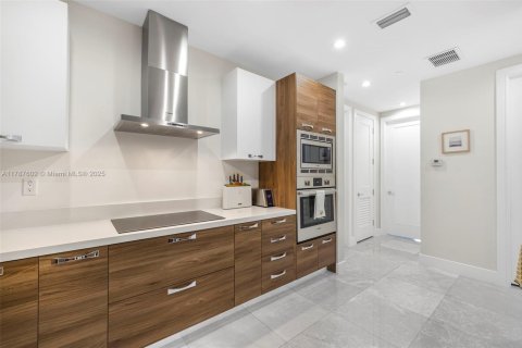 Condo in Coral Gables, Florida, 2 bedrooms  № 1704845 - photo 16