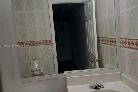 Снять в аренду кондоминиум в Норт-Майами-Бич, Флорида 2 спальни, 86.58м2, № 1973388 - фото 17