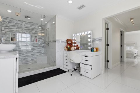 House in Tampa, Florida 4 bedrooms, 260.13 sq.m. № 2126181 - photo 28
