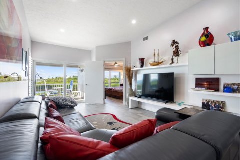 Townhouse in Key Largo, Florida 2 bedrooms, 95.6 sq.m. № 1851922 - photo 15