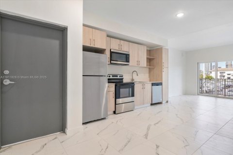 Снять в аренду виллу или дом в Майами, Флорида 2 спальни, 61.78м2, № 2034559 - фото 4