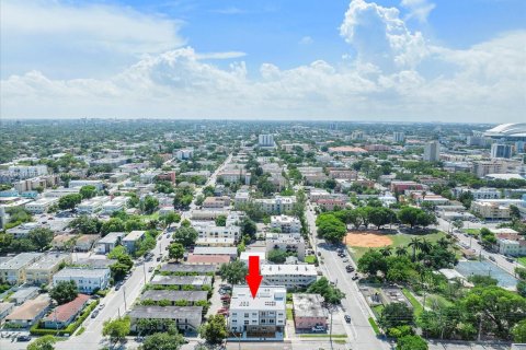 Снять в аренду виллу или дом в Майами, Флорида 2 спальни, 61.78м2, № 2034559 - фото 15