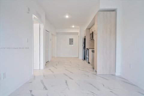 Снять в аренду виллу или дом в Майами, Флорида 2 спальни, 61.78м2, № 2034559 - фото 7