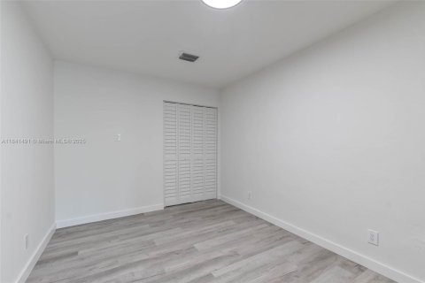 Appartement à louer à Miami, Floride: 3 chambres, 125.42 m2 № 1832493 - photo 22