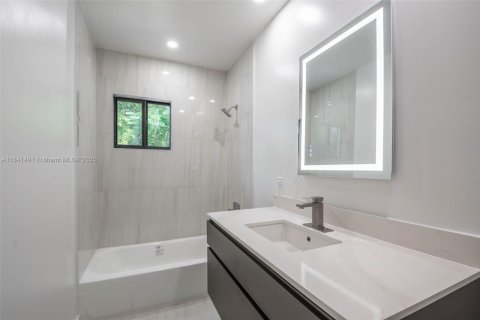 Appartement à louer à Miami, Floride: 3 chambres, 125.42 m2 № 1832493 - photo 8