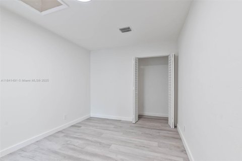 Appartement à louer à Miami, Floride: 3 chambres, 125.42 m2 № 1832493 - photo 24
