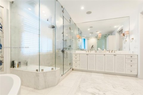 Condo in Fort Lauderdale, Florida, 3 bedrooms  № 1973805 - photo 30