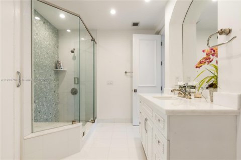 Condo in Fort Lauderdale, Florida, 3 bedrooms  № 1973805 - photo 13