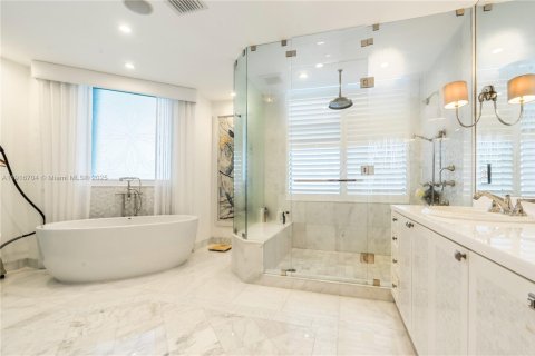 Condo in Fort Lauderdale, Florida, 3 bedrooms  № 1973805 - photo 29