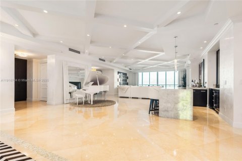 Condo in Fort Lauderdale, Florida, 3 bedrooms  № 1973805 - photo 17